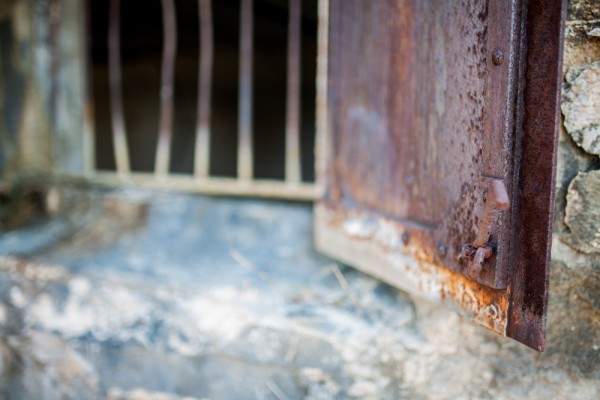 Detail of a rusting door at Battery Peck, Sandy Hook, NJ. 1/200 F1.4 ISO 100 5D Classic.