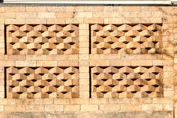 When exploring architectural details, look for interesting patterns and repetitions to fill a frame with. This brickwork creates a very geometric pattern study when framed at 350mm. 1/1000 F5 ISO 400. 