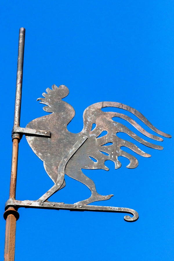 A rooster on a weathervane atop the old church that's now part of the Somerset County Courthouse. 1/1250 F6.3 ISO 400 at 600mm on the REb T3i (960mm equiv).
