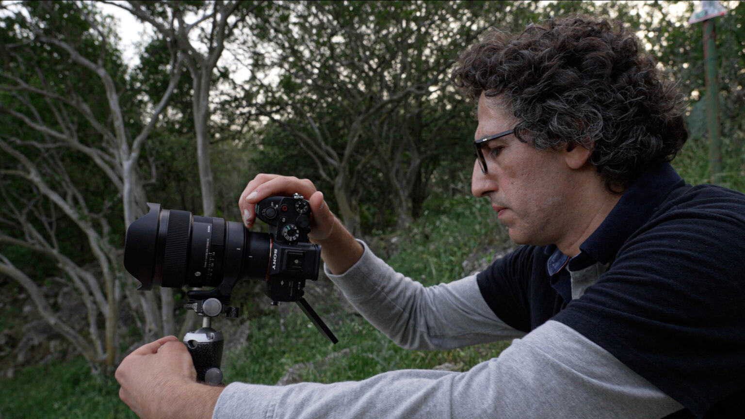 Babak Tafreshi working with Sigma 15mm lens in a bat cave in Texas